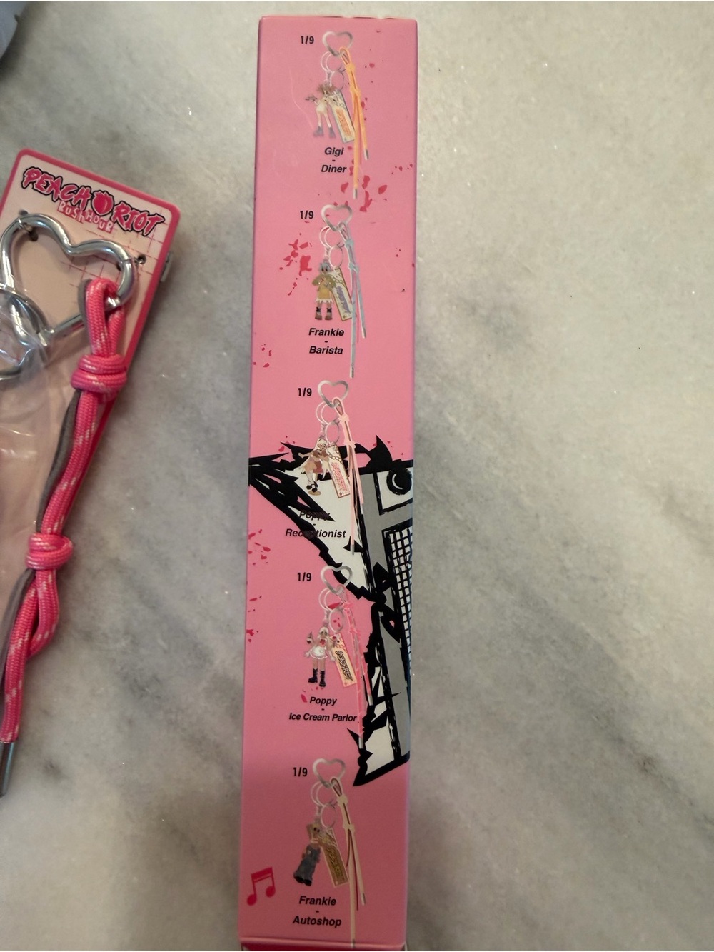 Peach Riot Keychain Pendant “Ice Cream Parlor” by Pop Mart - Picture 7 of 7
